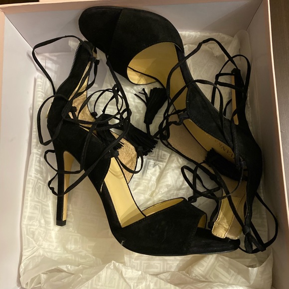 Shoes - Picture 4 of 4